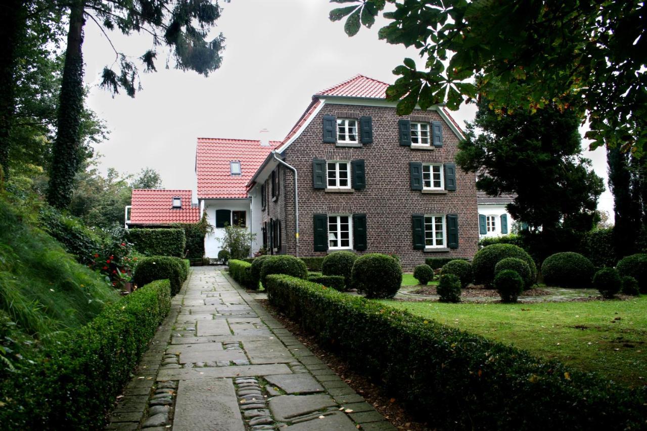 راتينغن Landhaus In Idyllischer, Ruhiger Lage Und Flughafennaehe المظهر الخارجي الصورة